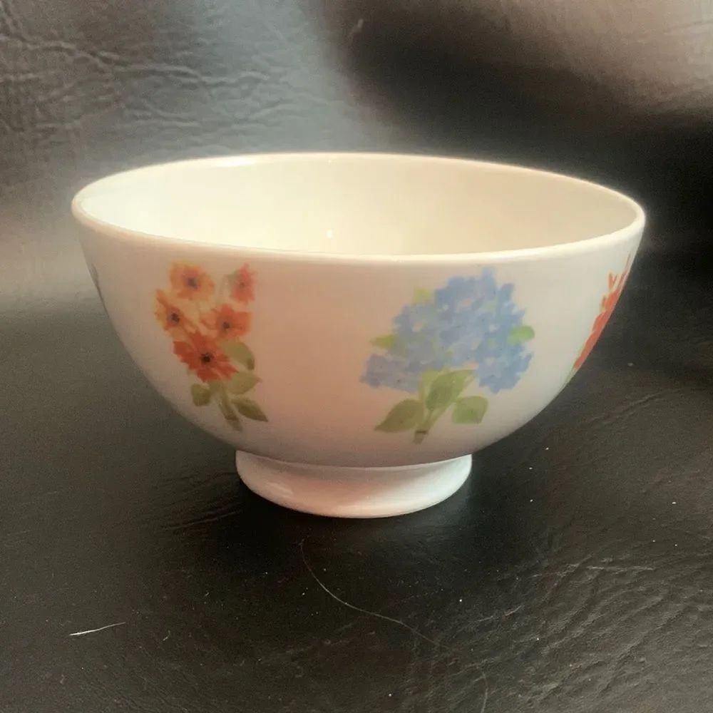 Rosanna Italy White Floral Porcelain Ceramic 18 Ounces Decorator Serving Bowl